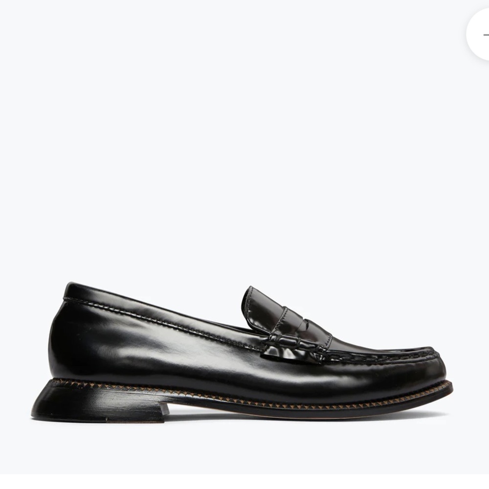 Freda Salvador Elba Loafers in Black size 7